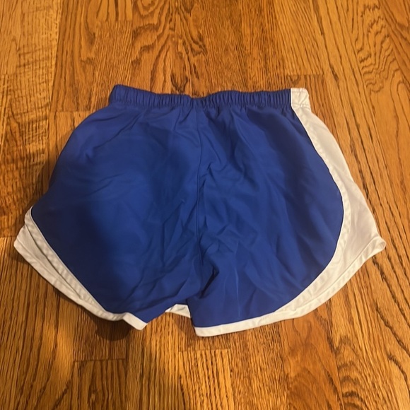 Nike Woman’s Blue Athletic Shorts Size XS - Picture 2 of 3